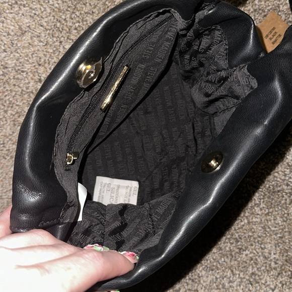 Steve Madden Dumpling Crossbody Bag - Picture 9 of 10